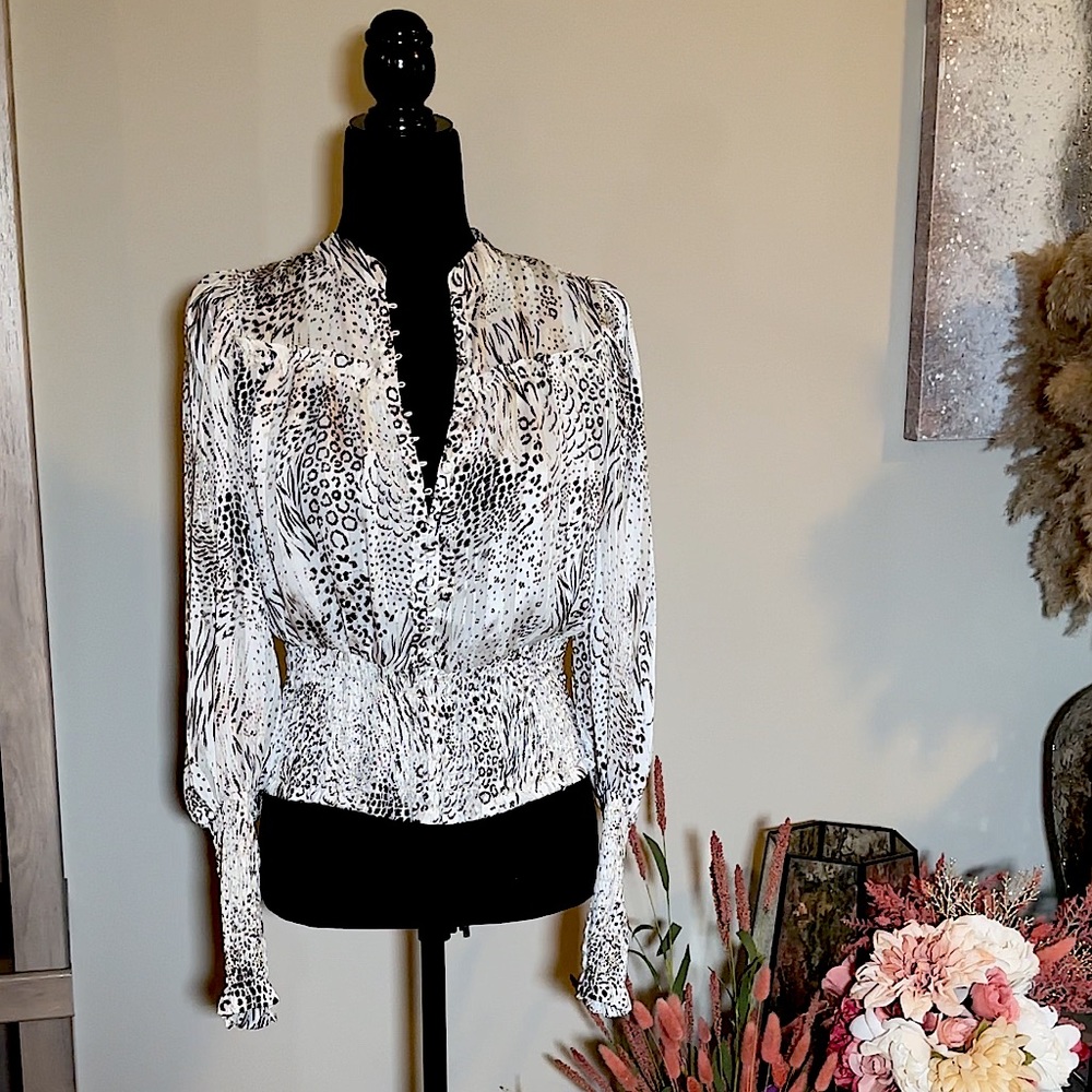 Animal print scrunched long sleeve blouse